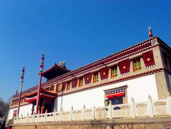 自驾游怎么穿越雪谷,自驾穿越雪地雾凇视频