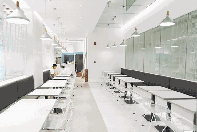 咖啡馆吃麻辣烫,咖啡馆里喝咖啡