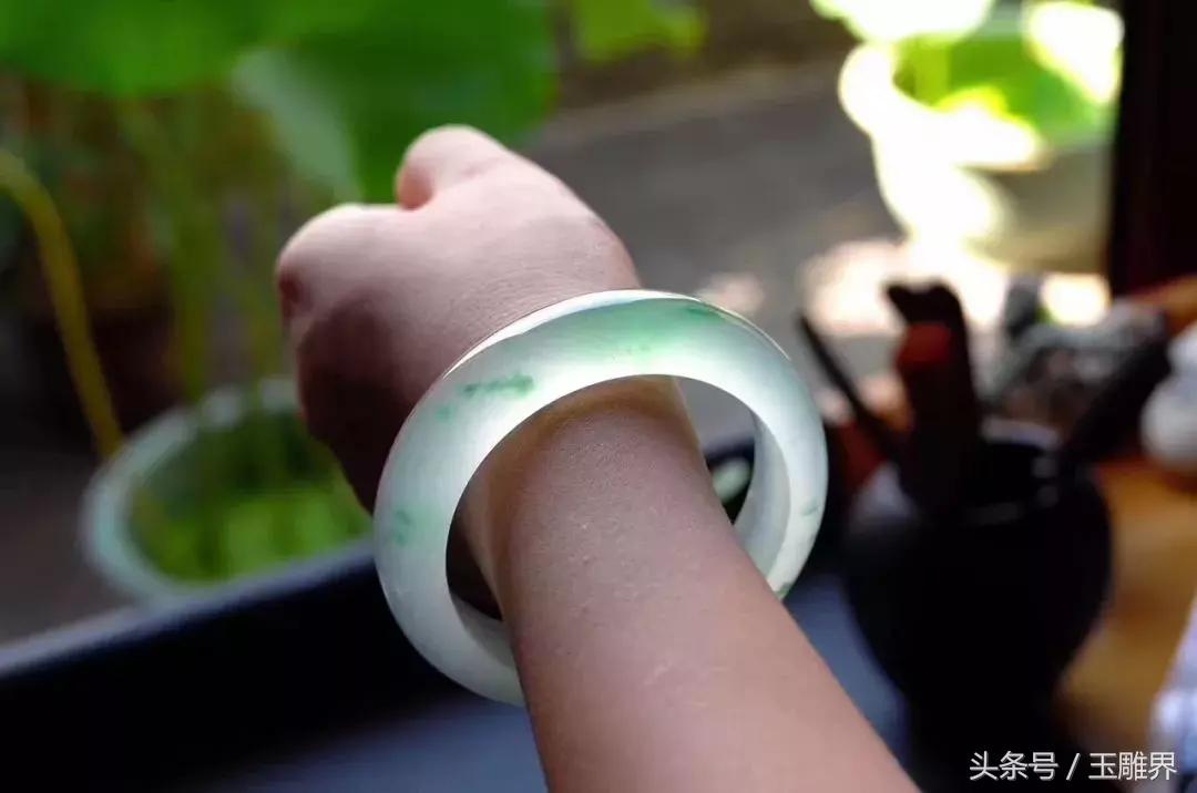 翡翠的各种瑕疵图解大全,翡翠常见的几种瑕疵