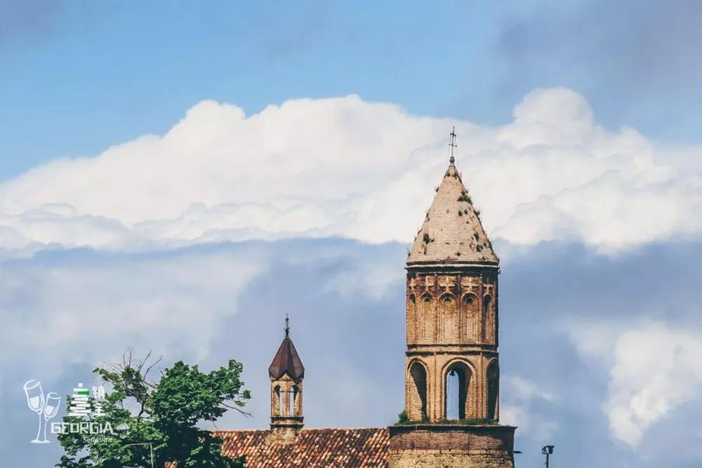 藏在山谷间的红酒小镇,藏在山谷的红酒小镇