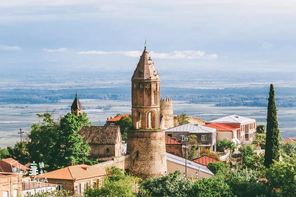 藏在山谷间的红酒小镇,藏在山谷的红酒小镇