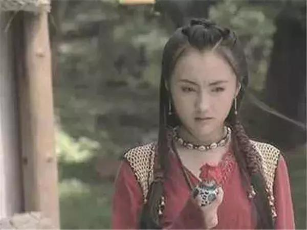 武林外史白飞飞为什么毁朱七七容,武林外史白飞飞被朱七七气得吐血