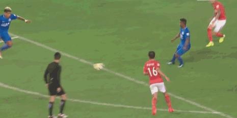 恒大后防告急被打进球,三次进球无效恒大输掉榜首大战