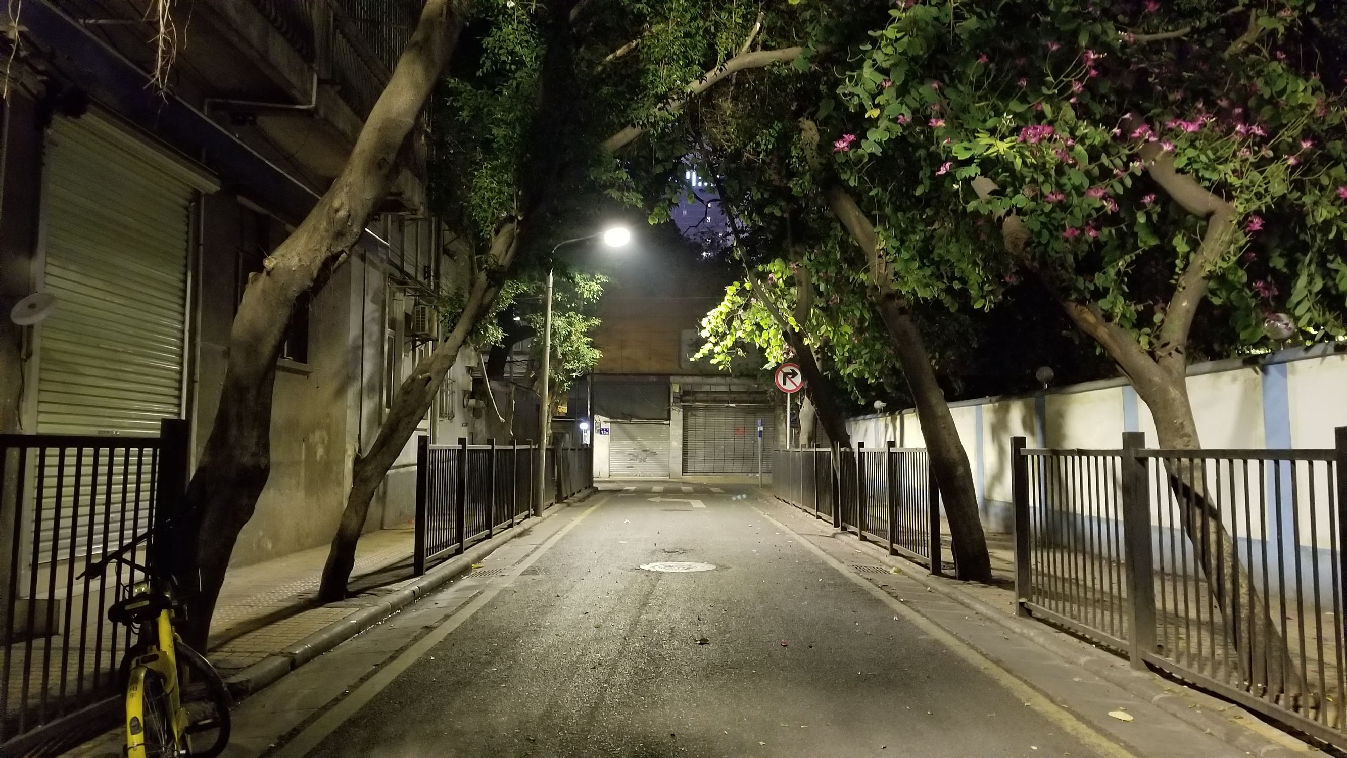 三星手机a52值得购买吗,三星手机哪款值得入手防水