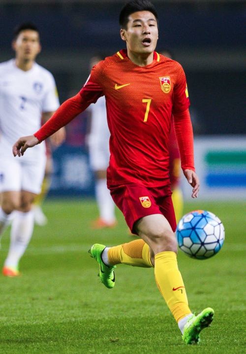 媒体人：武磊让人又爱又恨,武磊梅西成就武球王