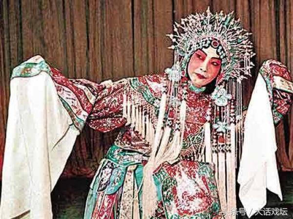 中国戏曲艺术人物画,中国人物画艺术表现最突出的特征