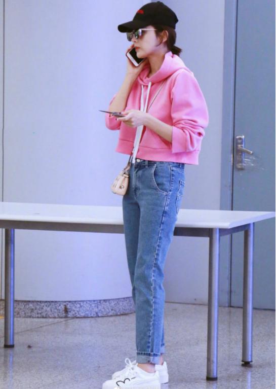 春天到了你穿什么颜色,春天到了你的小白鞋也该换新的