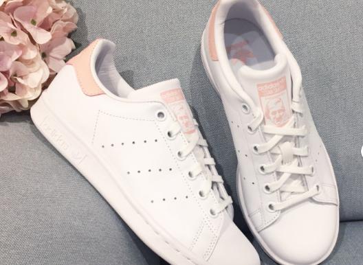 春天到了你穿什么颜色,春天到了你的小白鞋也该换新的