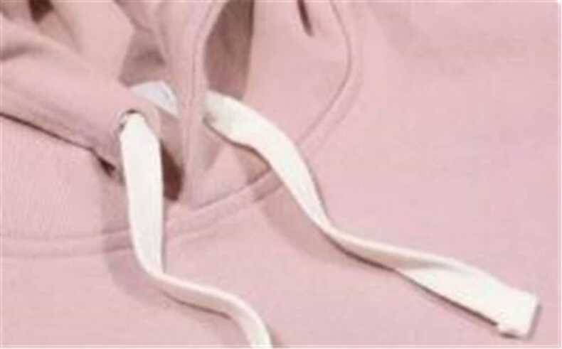 卫衣绳子两根搭在一起,卫衣两根绳子太长