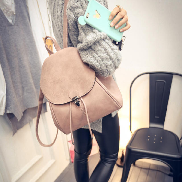 双肩包时尚潮流的,时尚款双肩包