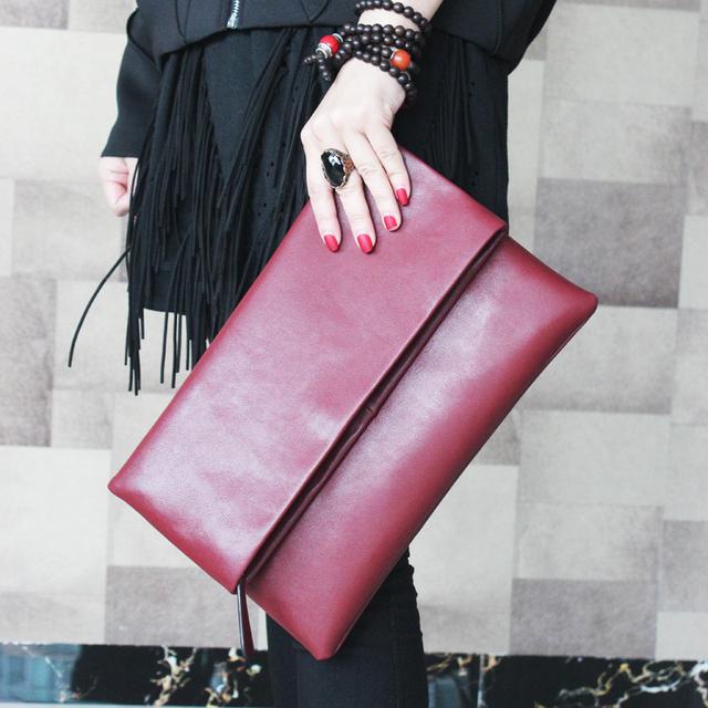 千万别漂亮衣服配Low包，品味变负分！