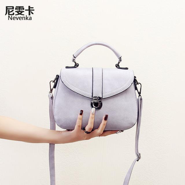 千万别漂亮衣服配Low包，品味变负分！