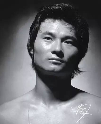 日本足球场上最帅的球员,日本足球帅哥球星