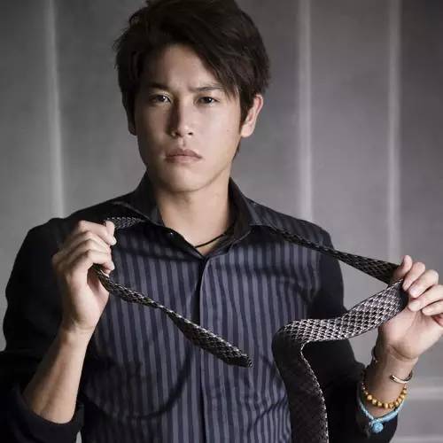 日本足球场上最帅的球员,日本足球帅哥球星