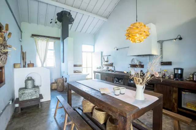 暂时逃离全是回忆的城市,暂时逃离城市的喧嚣和纷扰