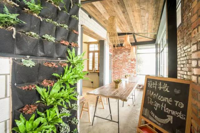 暂时逃离全是回忆的城市,暂时逃离城市的喧嚣和纷扰