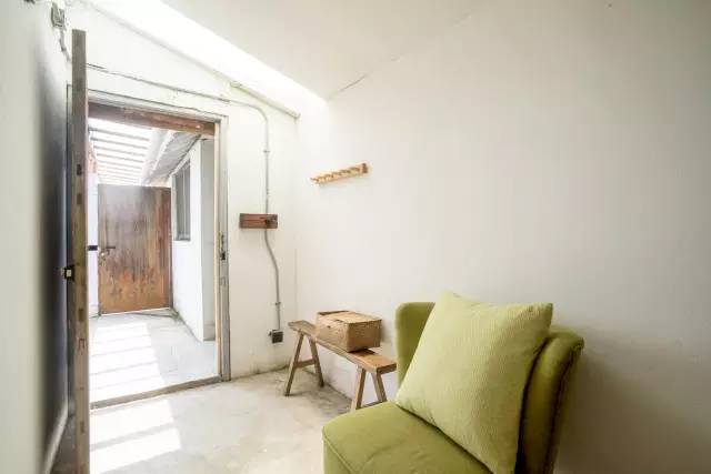 暂时逃离全是回忆的城市,暂时逃离城市的喧嚣和纷扰