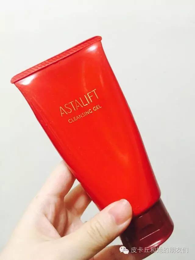 会生活悠悠夏日慢养肤，十八线女明星网红元的护肤贴