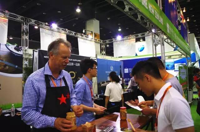 待小布说出真相，今天在进口商品展木有买买买的亲，要后悔到明年了！