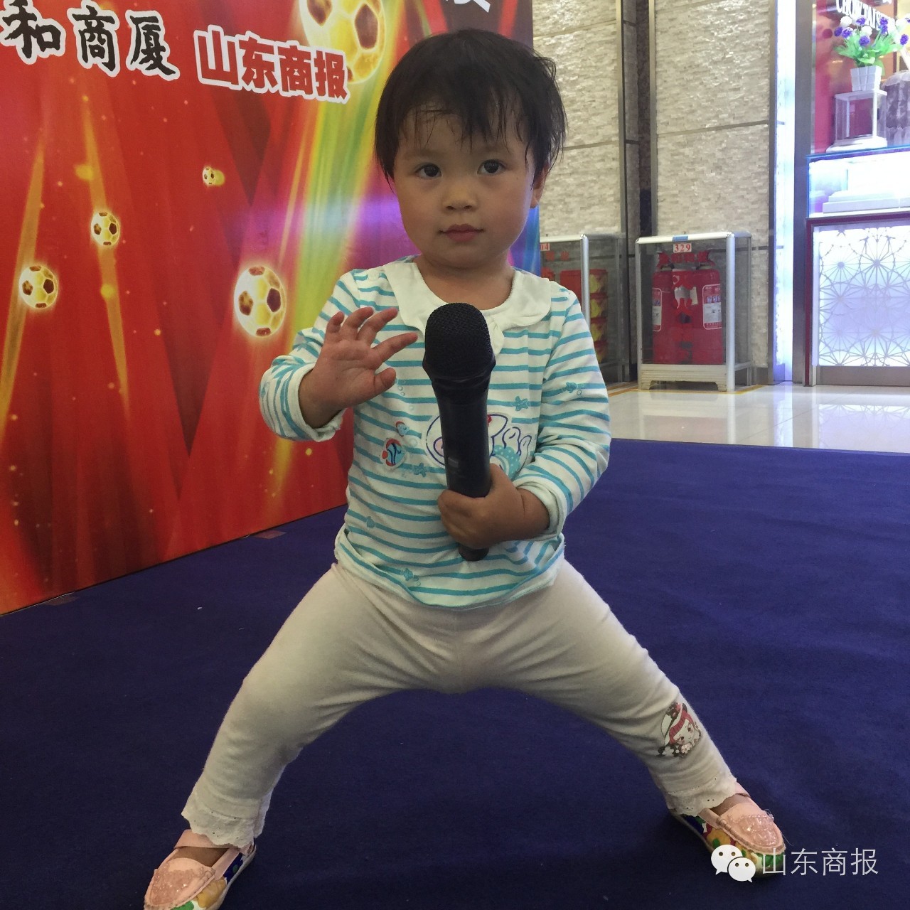 百余萌宝嗨翻天！足球萌宝们演出太卖力了，赶紧看看！