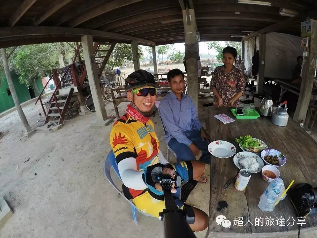 越南胡志明奥黛店,在胡志明街头偶遇穿奥黛的美女