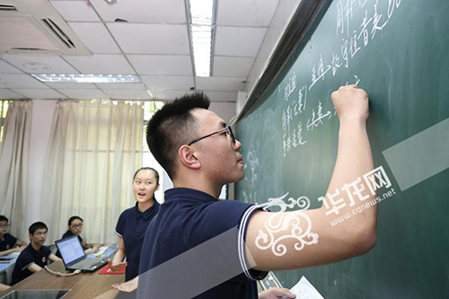 王俊凯母校视频,王俊凯母校感动视频