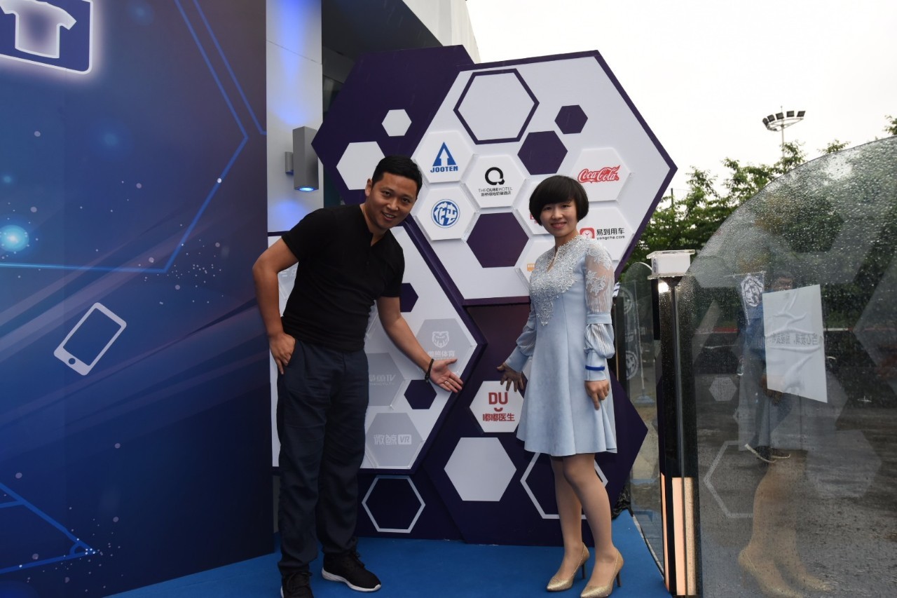 足球是生活的一部分,衣食住行就是生活