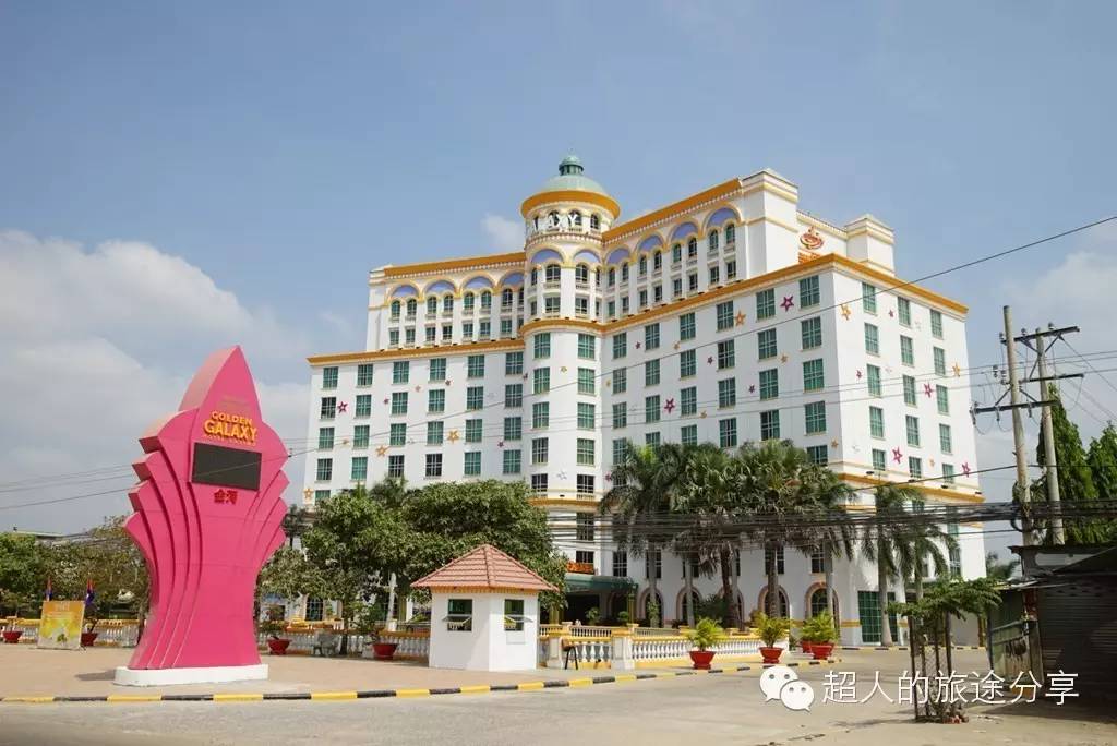 越南胡志明奥黛店,在胡志明街头偶遇穿奥黛的美女