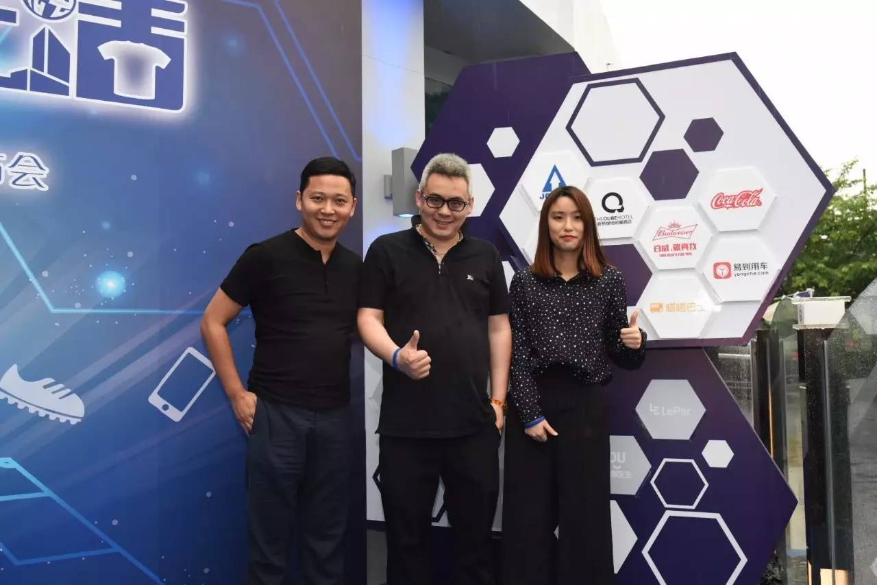 足球是生活的一部分,衣食住行就是生活