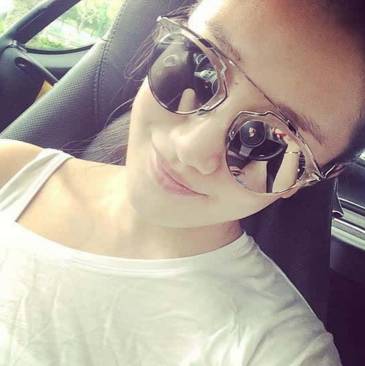 只是纯粹想分享个状态吗？不，因为穷的只剩钱了