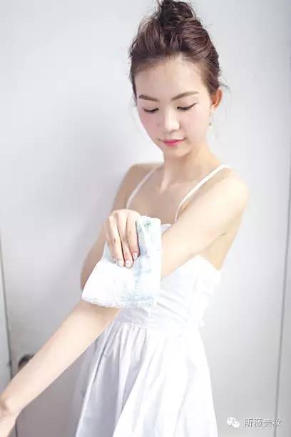 做通体雪白小公主！阳光~我不怕你！