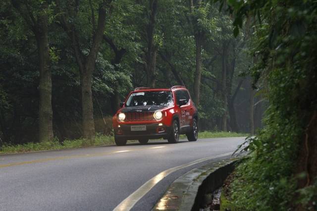 jeep新款自由侠发布,新款jeep自由侠新官图