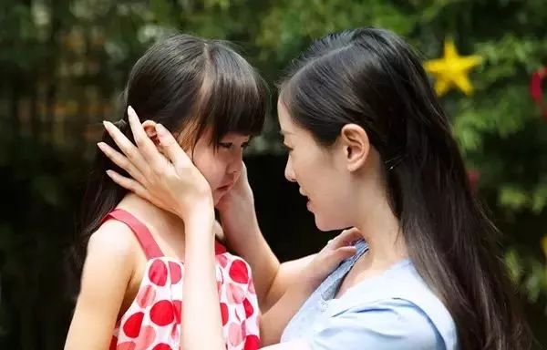 致家长：一哭二闹三逃跑？送娃入园，可别这种姿势说“再见”