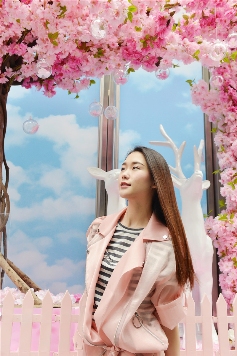 重庆解放碑街拍美女最新,解放碑每天美女街拍时间