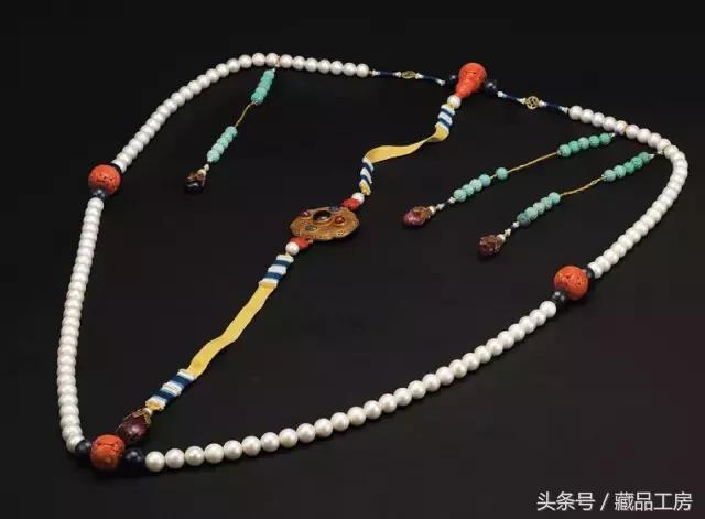 朝珠108颗，为什么要用彩珠相间？