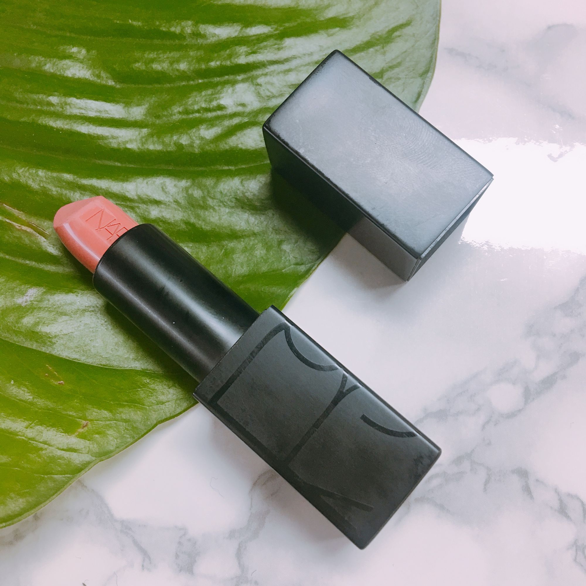 不掉色不沾杯口红推荐紫豆沙色,化妆包必备的口红