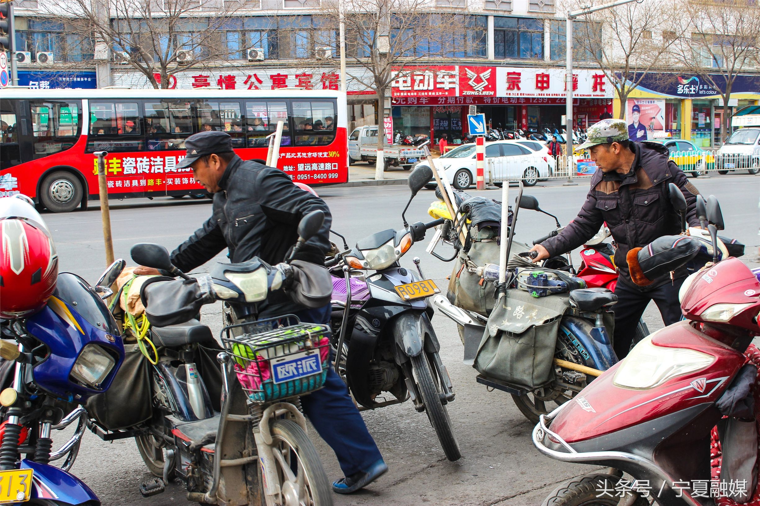 银川南门广场车辆运营乱象,银川南门怪合味