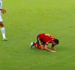 足坛十大假摔球星第一名,足坛花式假摔名场面盘点