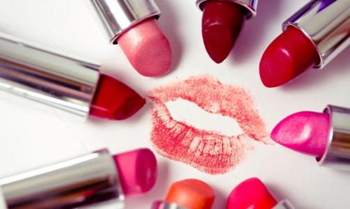 不掉色不沾杯口红推荐紫豆沙色,化妆包必备的口红