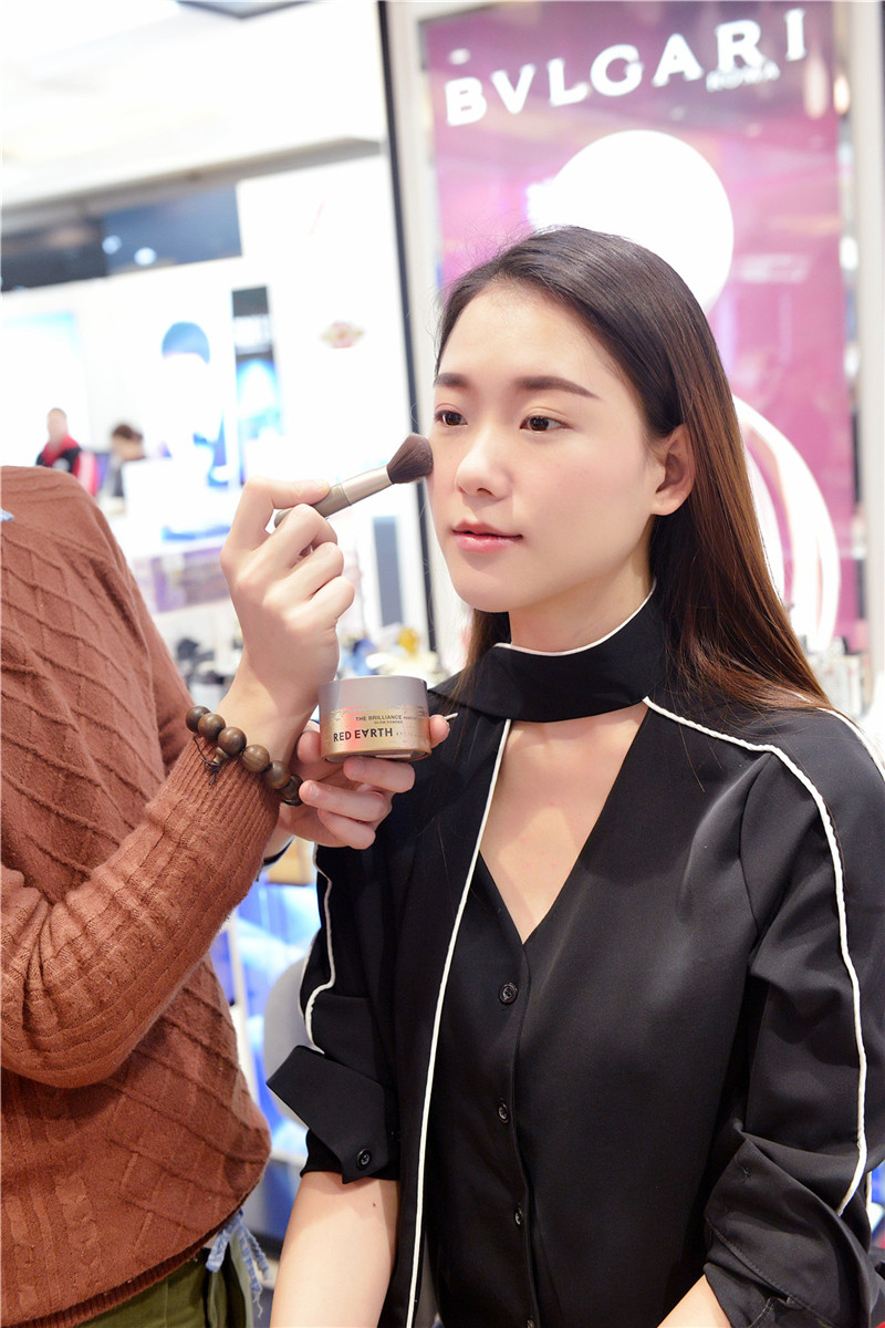 重庆解放碑街拍美女最新,解放碑每天美女街拍时间