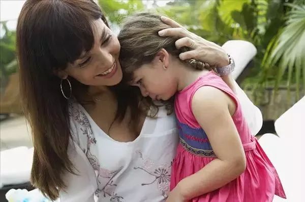 致家长：一哭二闹三逃跑？送娃入园，可别这种姿势说“再见”