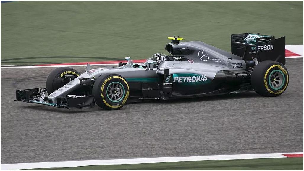 来来来，靠我们的双手拼出一个超跑的世界！