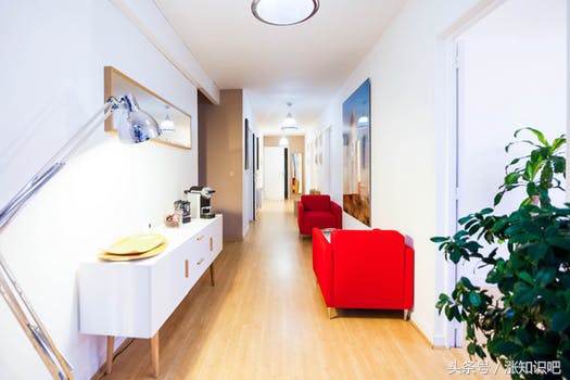 装修后通风半年关闭门窗后还有味,新房装修完能一边通风一边入住