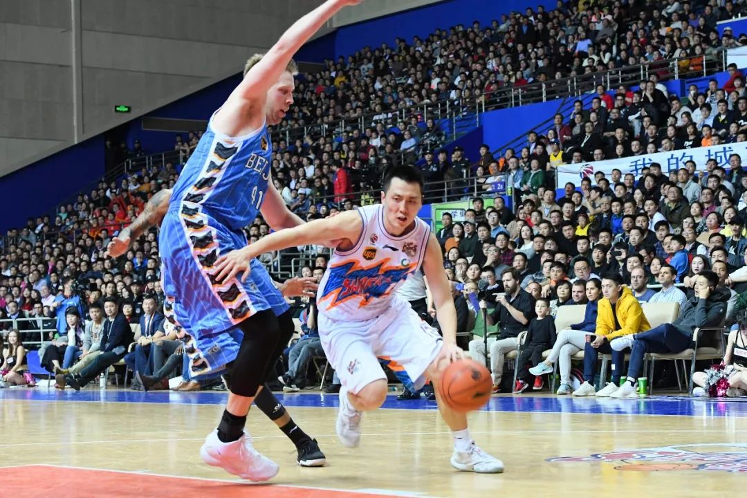 看了一晚上球赛,看了半天比赛输了