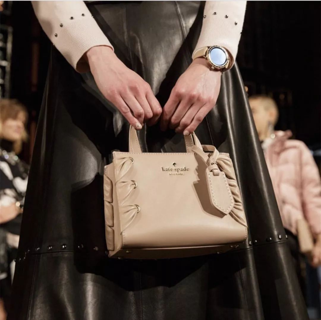 适合秋冬的轻奢小众包包,又好看又洋气的包包爆款