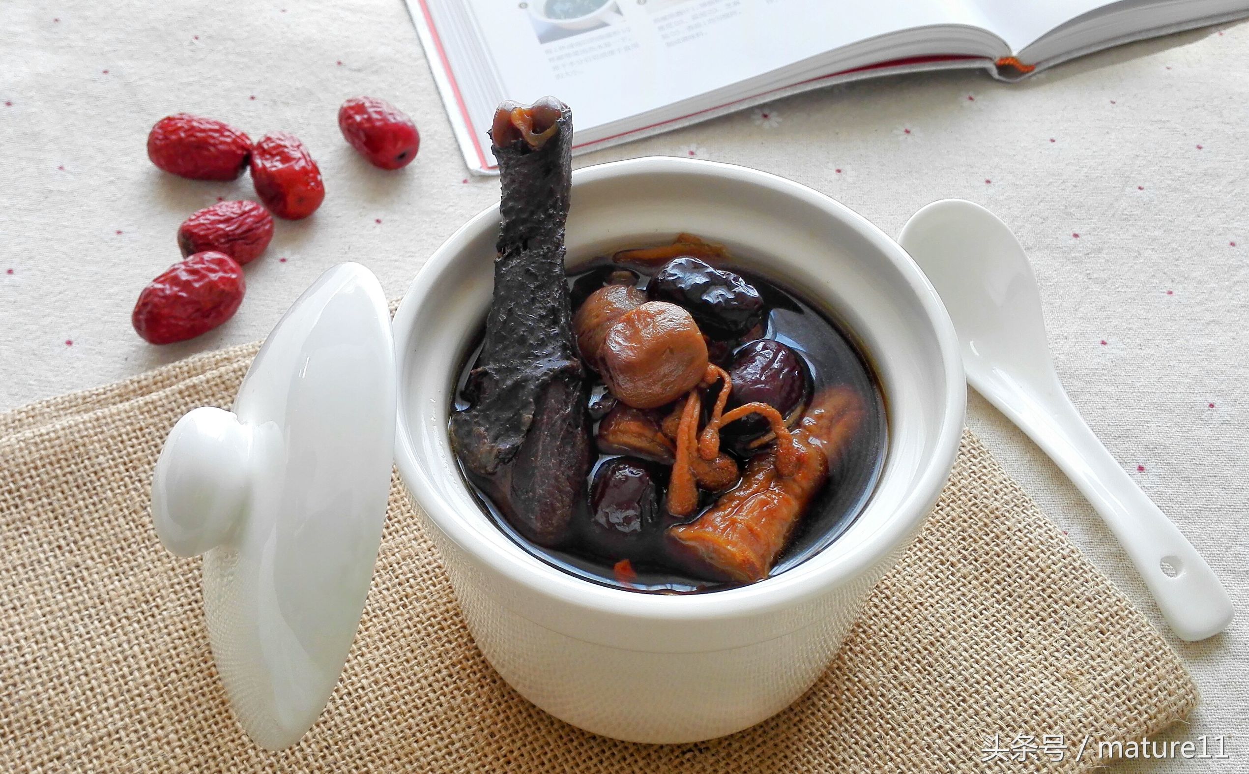 夏季喝了皮肤气色越来越好的汤,女人必喝的一碗补水养颜汤