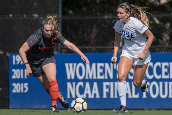 美国姑娘的真情自白：我身材有啥好看的？看我踢球吧！