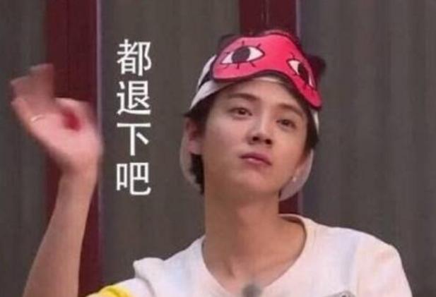 鹿晗展现惊人足球技术,鹿晗早期高街穿搭分享