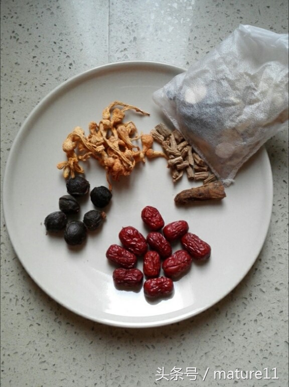 夏季喝了皮肤气色越来越好的汤,女人必喝的一碗补水养颜汤