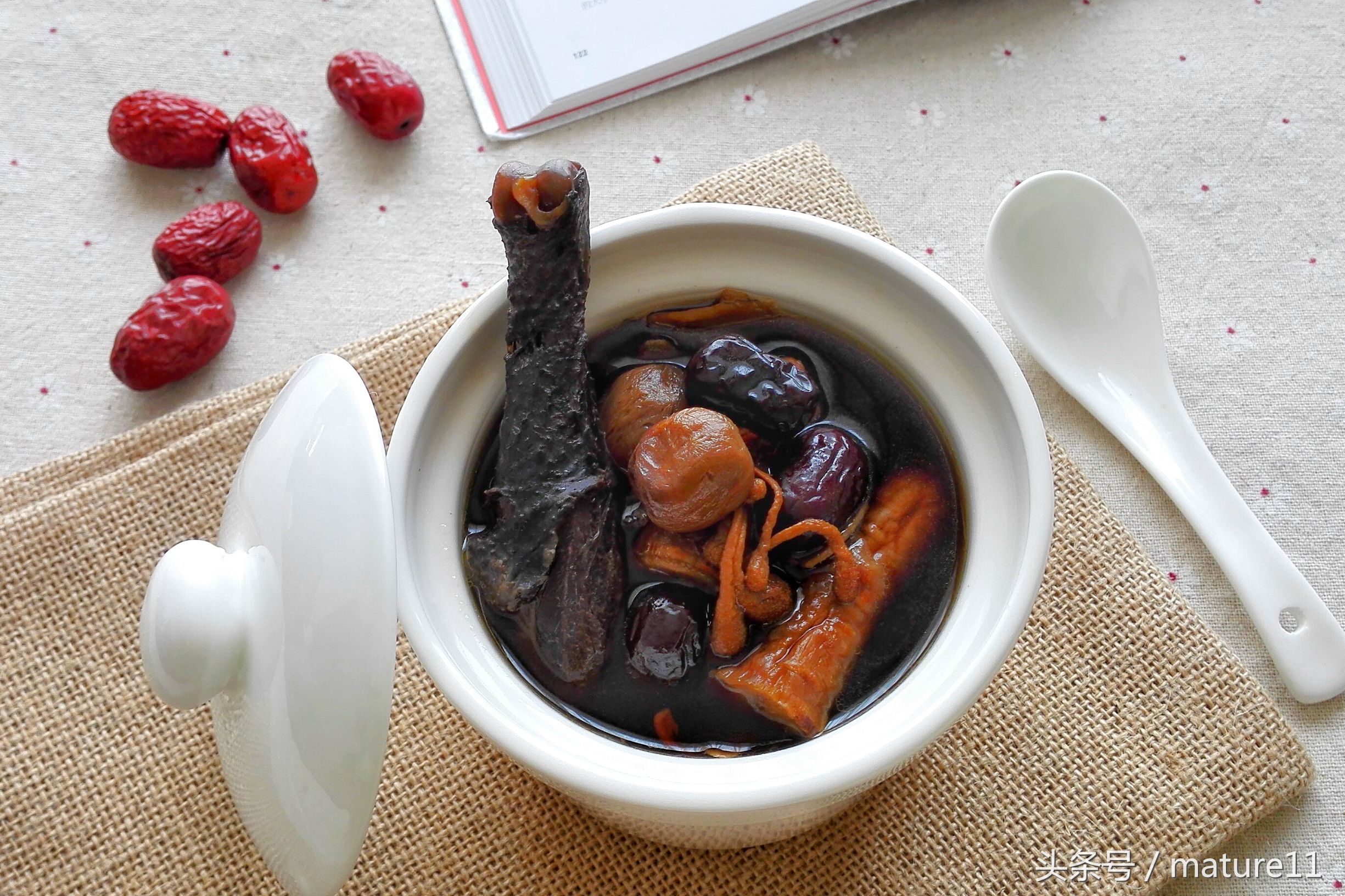 夏季喝了皮肤气色越来越好的汤,女人必喝的一碗补水养颜汤